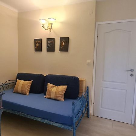 Beach Apartments Ловран Екстериор снимка
