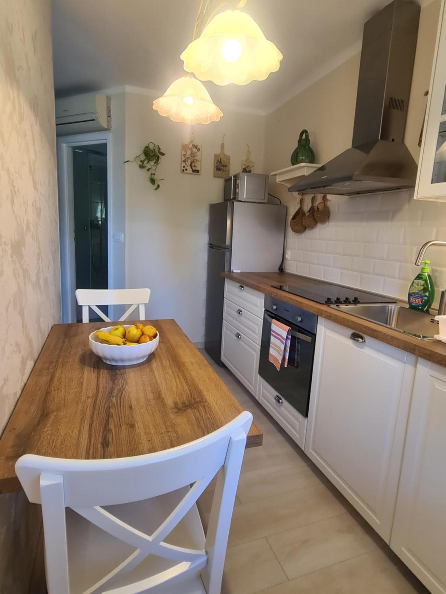 Beach Apartments Ловран Екстериор снимка