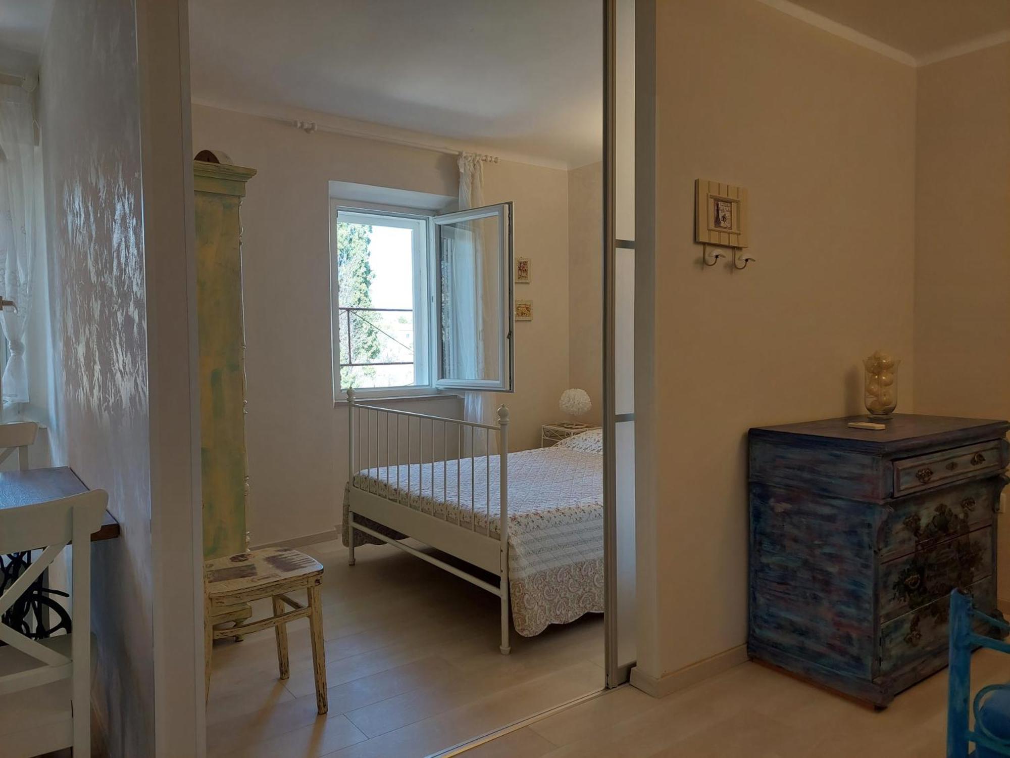 Beach Apartments Ловран Екстериор снимка
